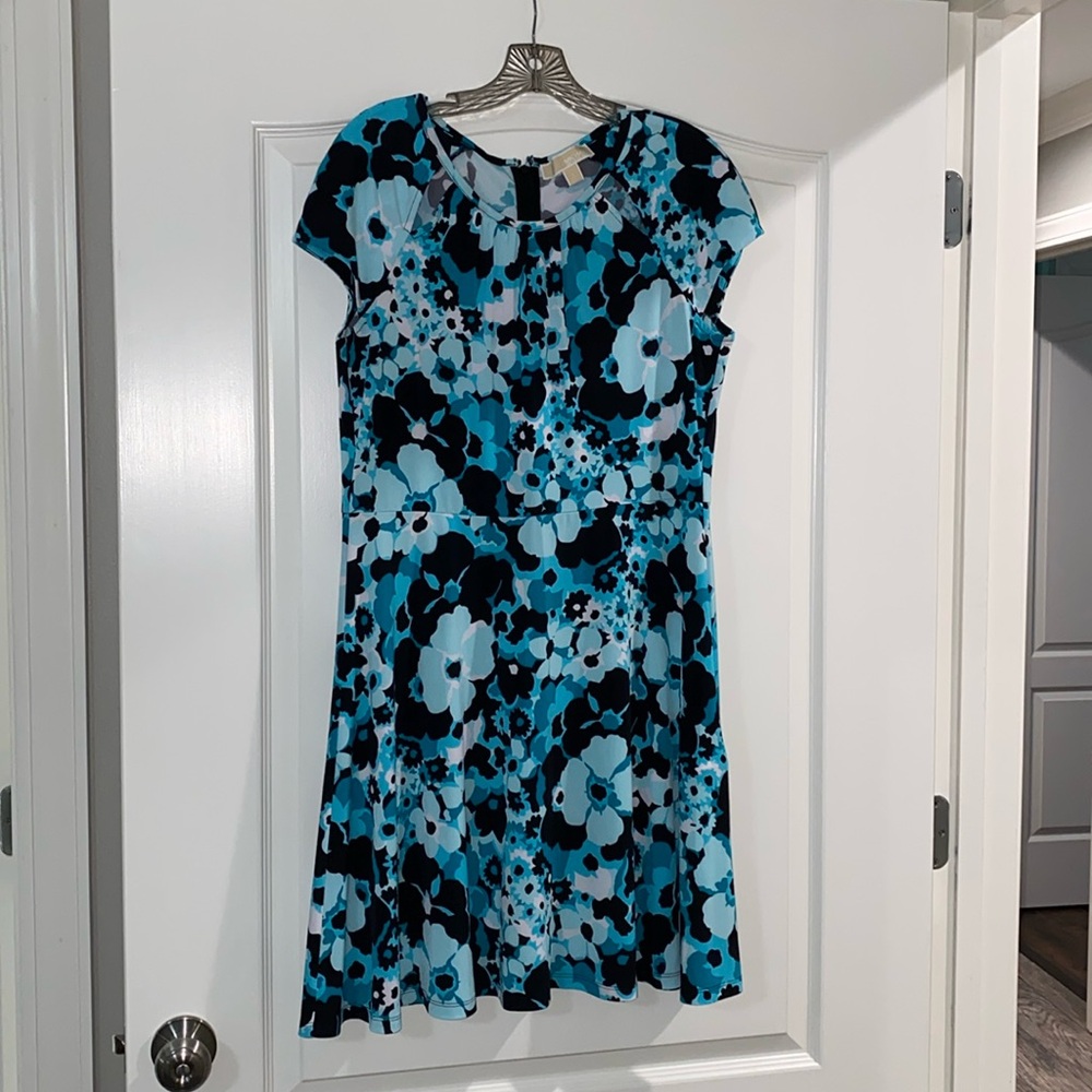 Woman’s teal, aqua, white, and black Michael Kors dress size L new